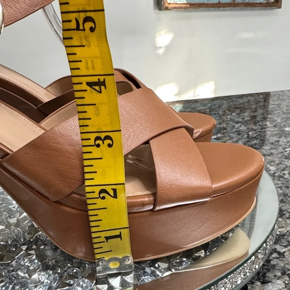 Steve Madden Elkins  leather Tan Platform Sandals NEW 11